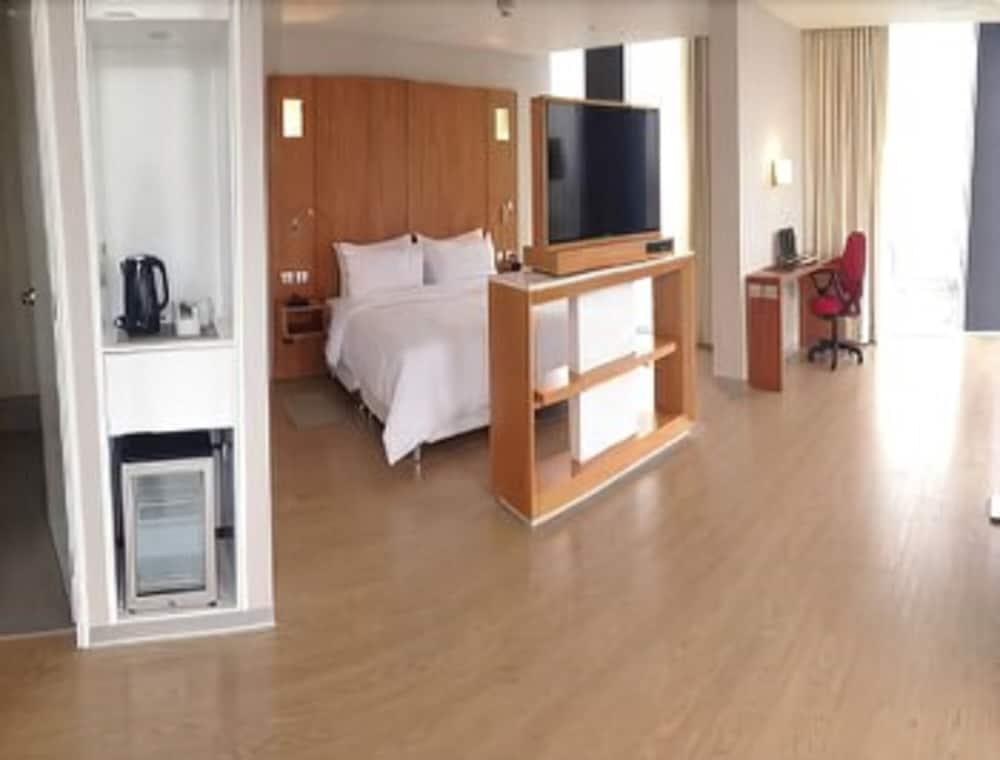 Ramada Encore By Wyndham Lima San Isidro Esterno foto