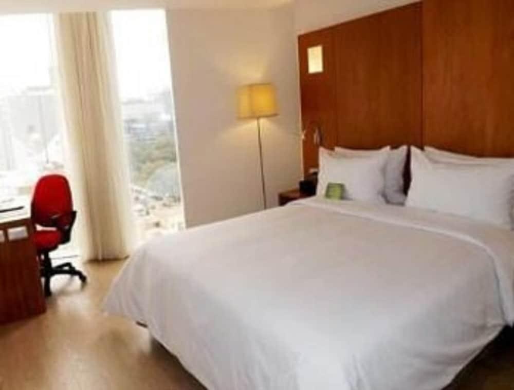 Ramada Encore By Wyndham Lima San Isidro Esterno foto