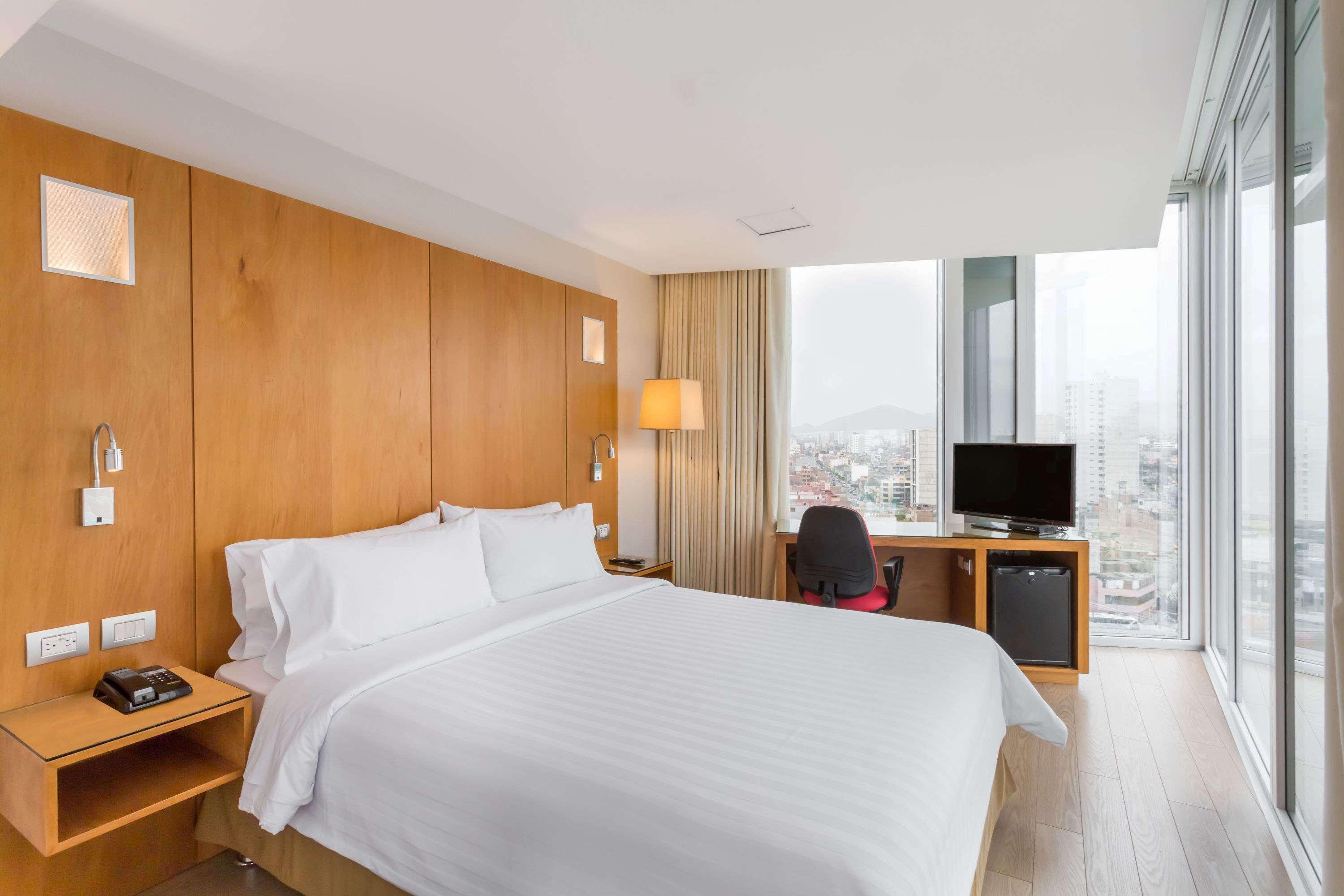 Ramada Encore By Wyndham Lima San Isidro Esterno foto