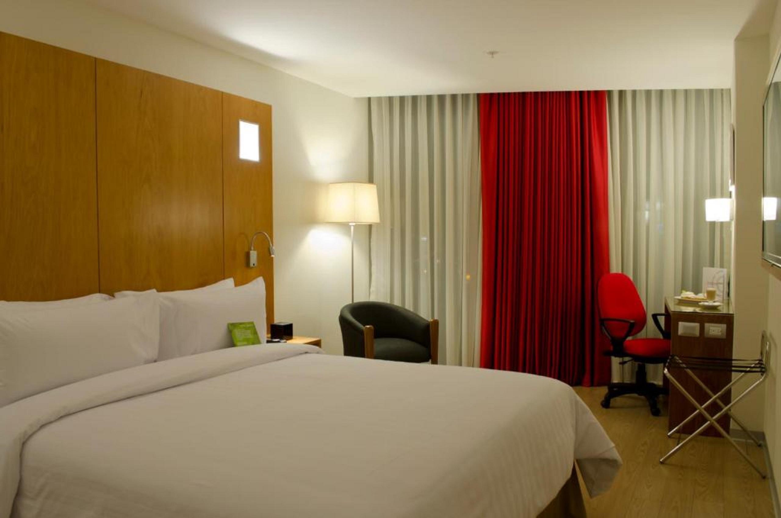 Ramada Encore By Wyndham Lima San Isidro Esterno foto