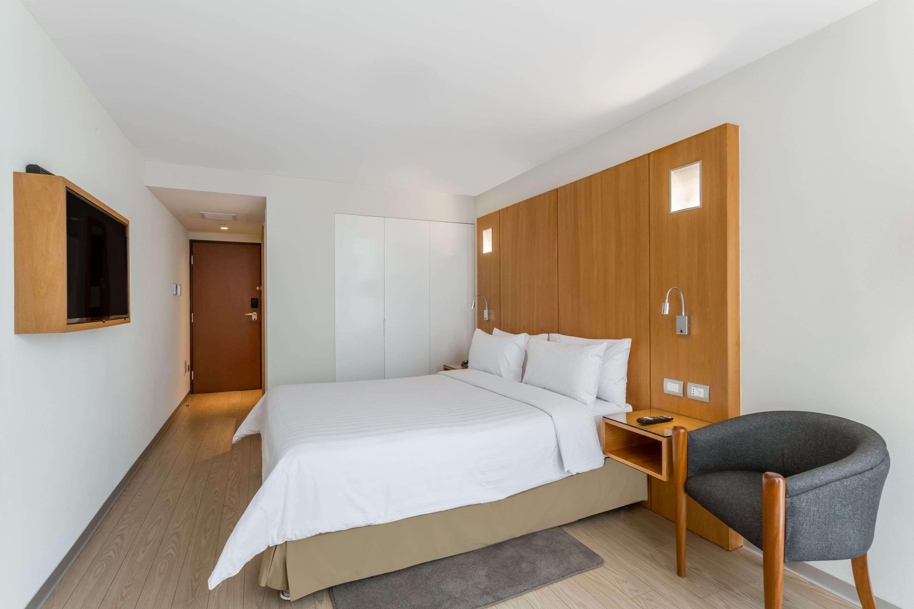 Ramada Encore By Wyndham Lima San Isidro Esterno foto
