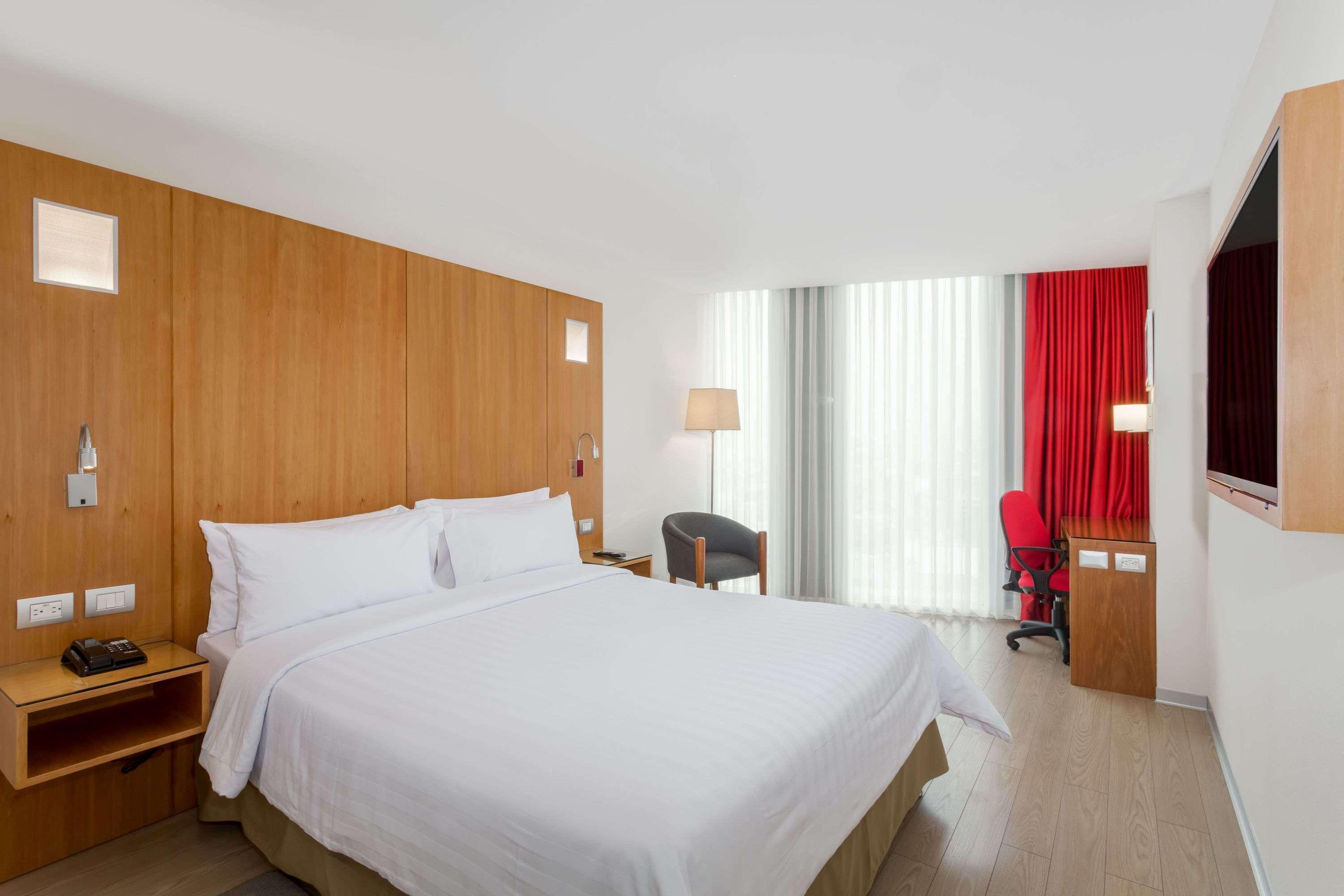 Ramada Encore By Wyndham Lima San Isidro Esterno foto