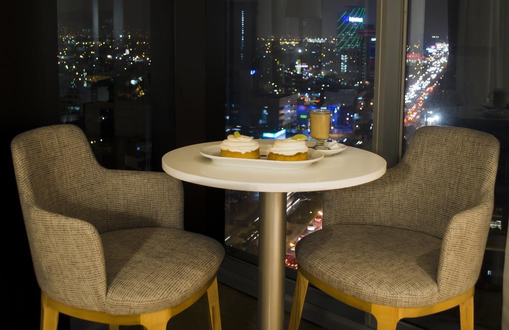 Ramada Encore By Wyndham Lima San Isidro Esterno foto