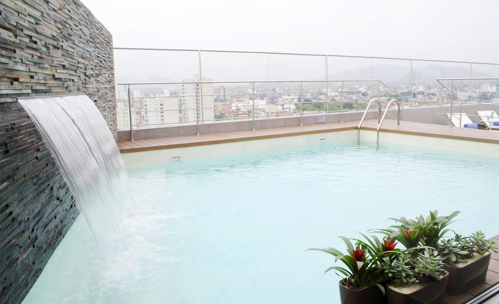 Ramada Encore By Wyndham Lima San Isidro Esterno foto